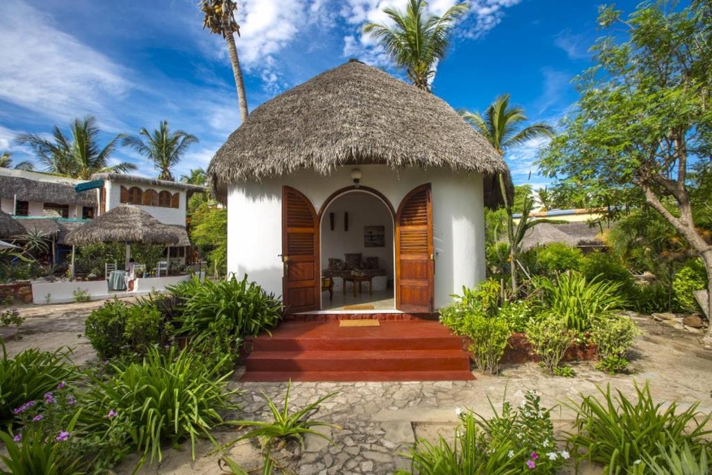 Chez Maggie Hotel & Restaurant Morondava Dış mekan fotoğraf