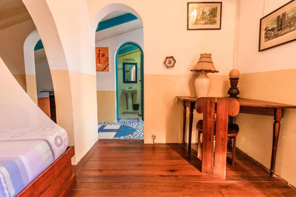 Chez Maggie Hotel & Restaurant Morondava Dış mekan fotoğraf
