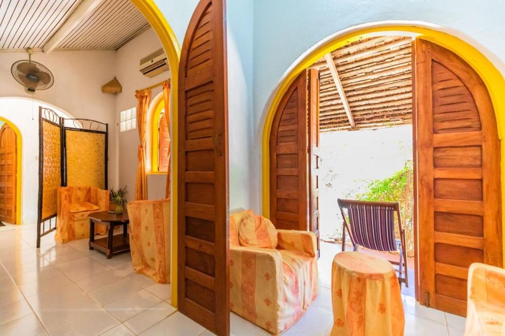 Chez Maggie Hotel & Restaurant Morondava Dış mekan fotoğraf